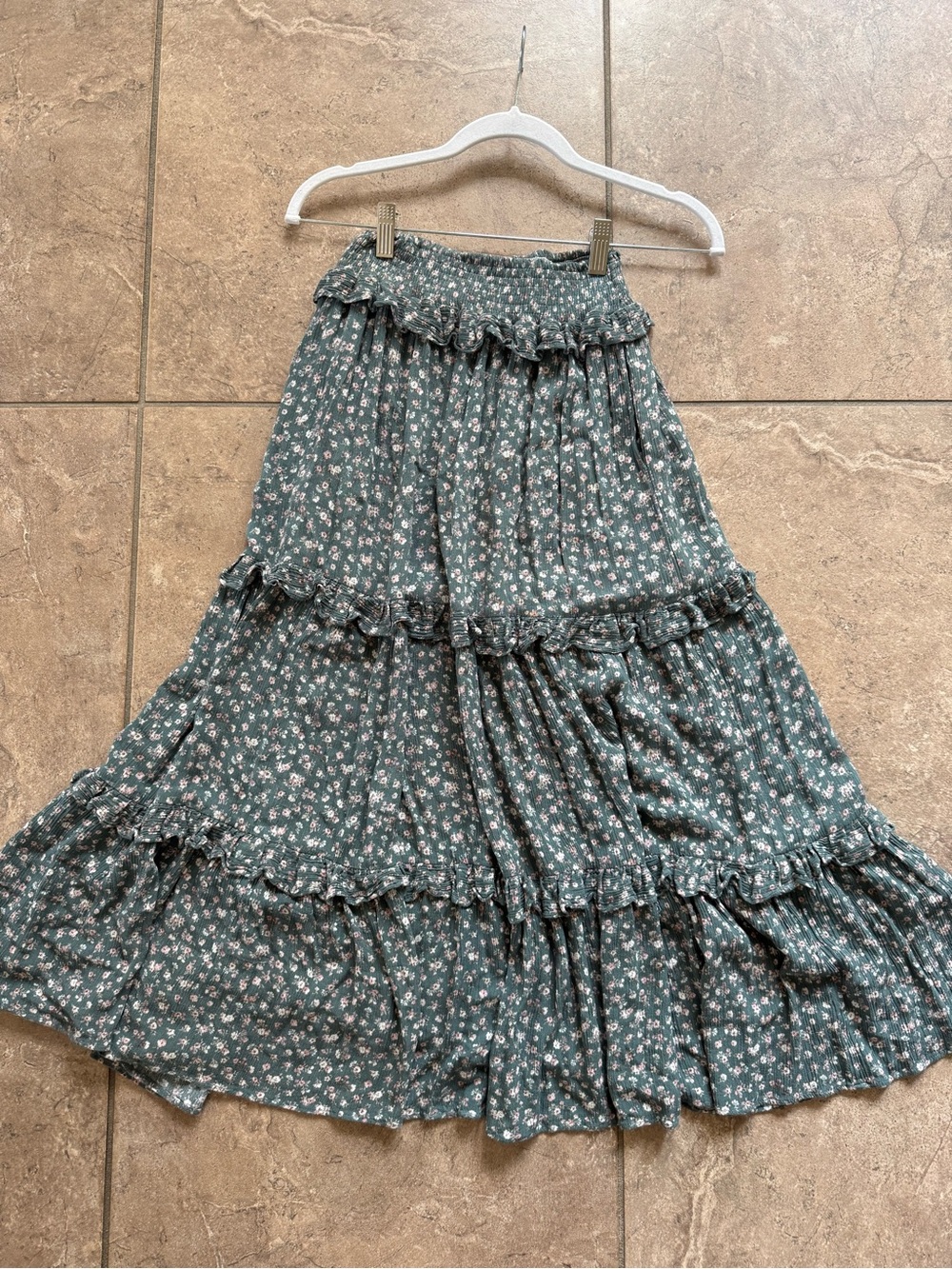 Aura Floral Tiered Midi Skirt (S) - Picture 2 of 4